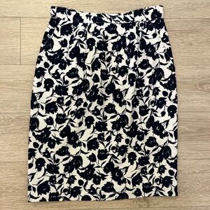 🇨🇦 Vintage Liptons Floral Pencil Skirt - Made in Canada - Size 6